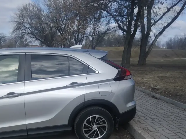 Mitsubishi Eclipse Cross - фото 5