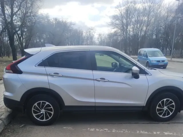 Mitsubishi Eclipse Cross - фото 3