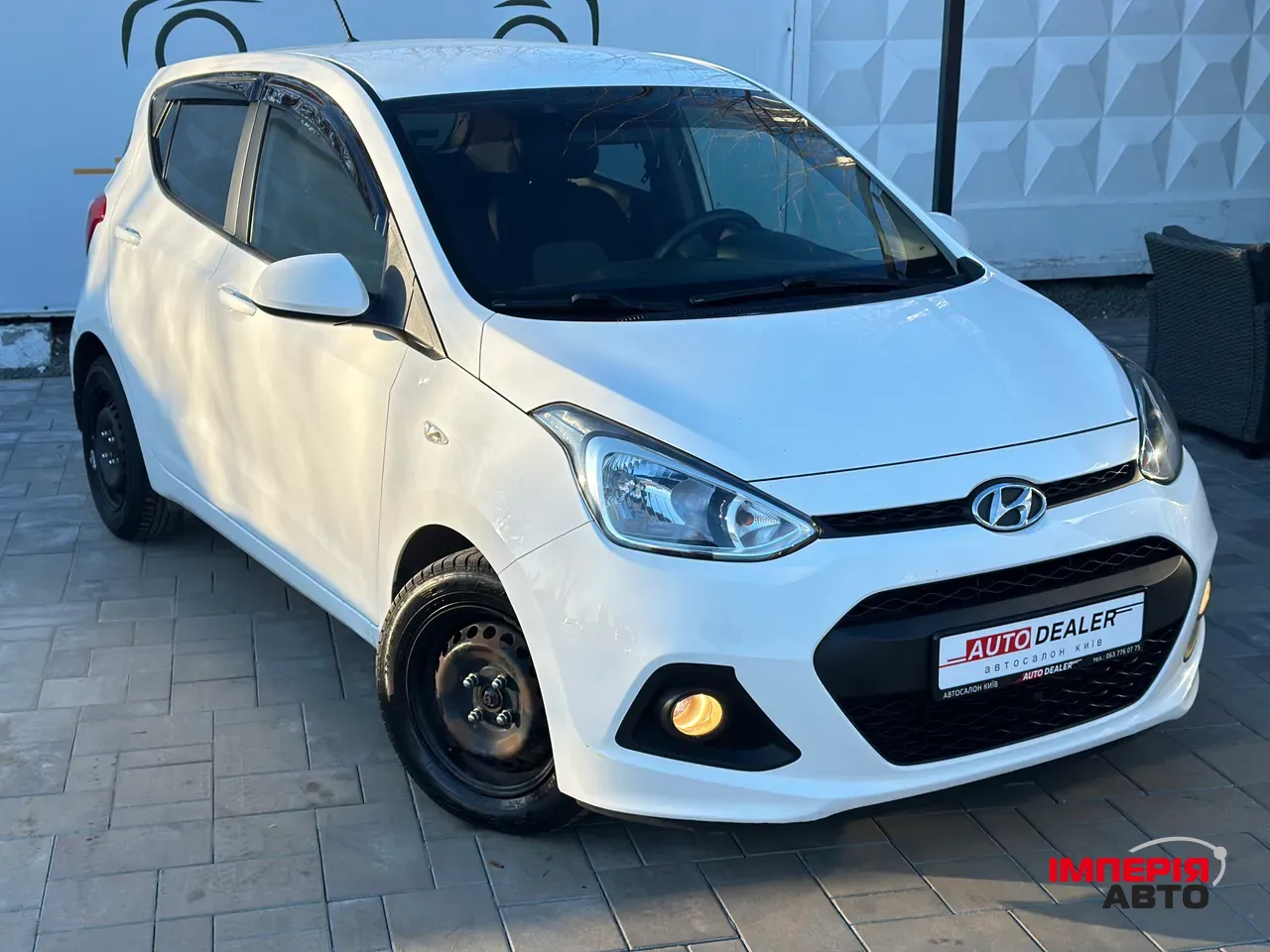 Hyundai i10 - фото 1