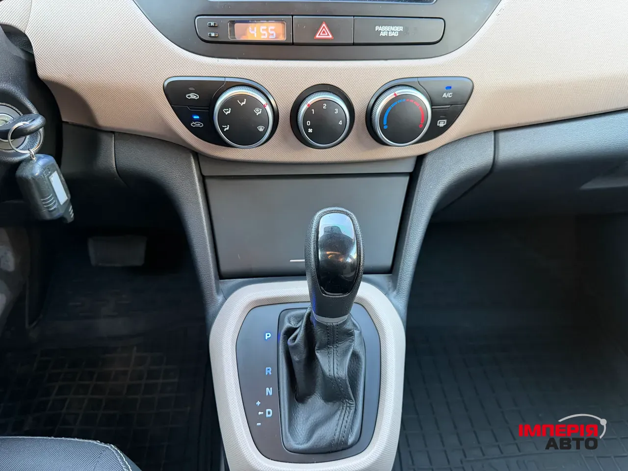 Hyundai i10 - фото 25