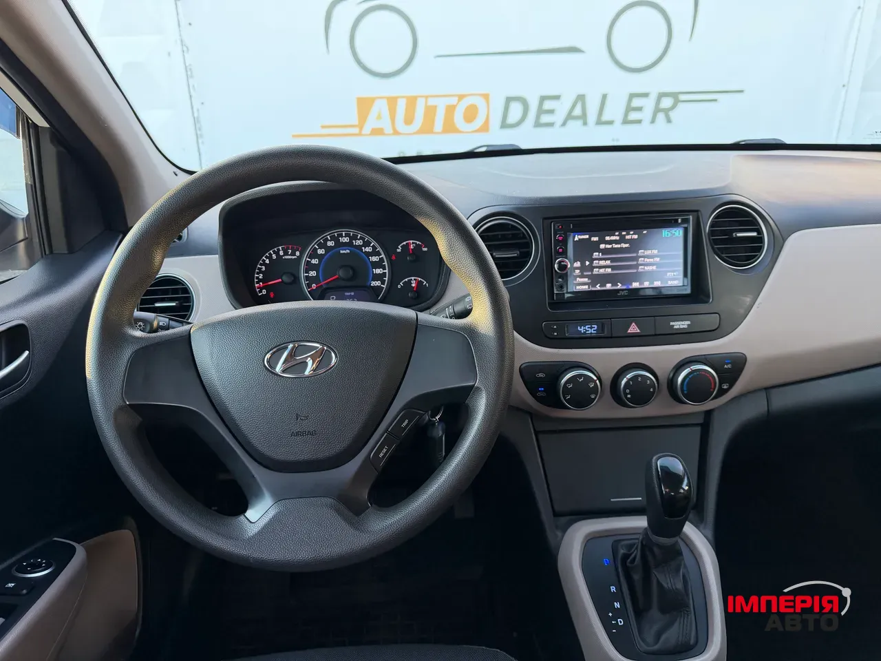 Hyundai i10 - фото 20