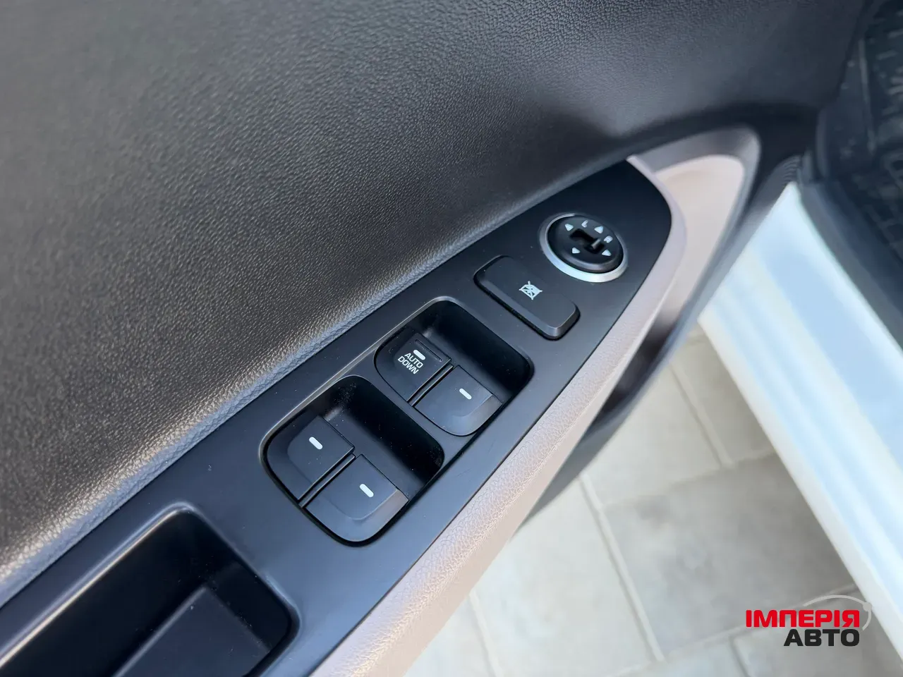 Hyundai i10 - фото 15