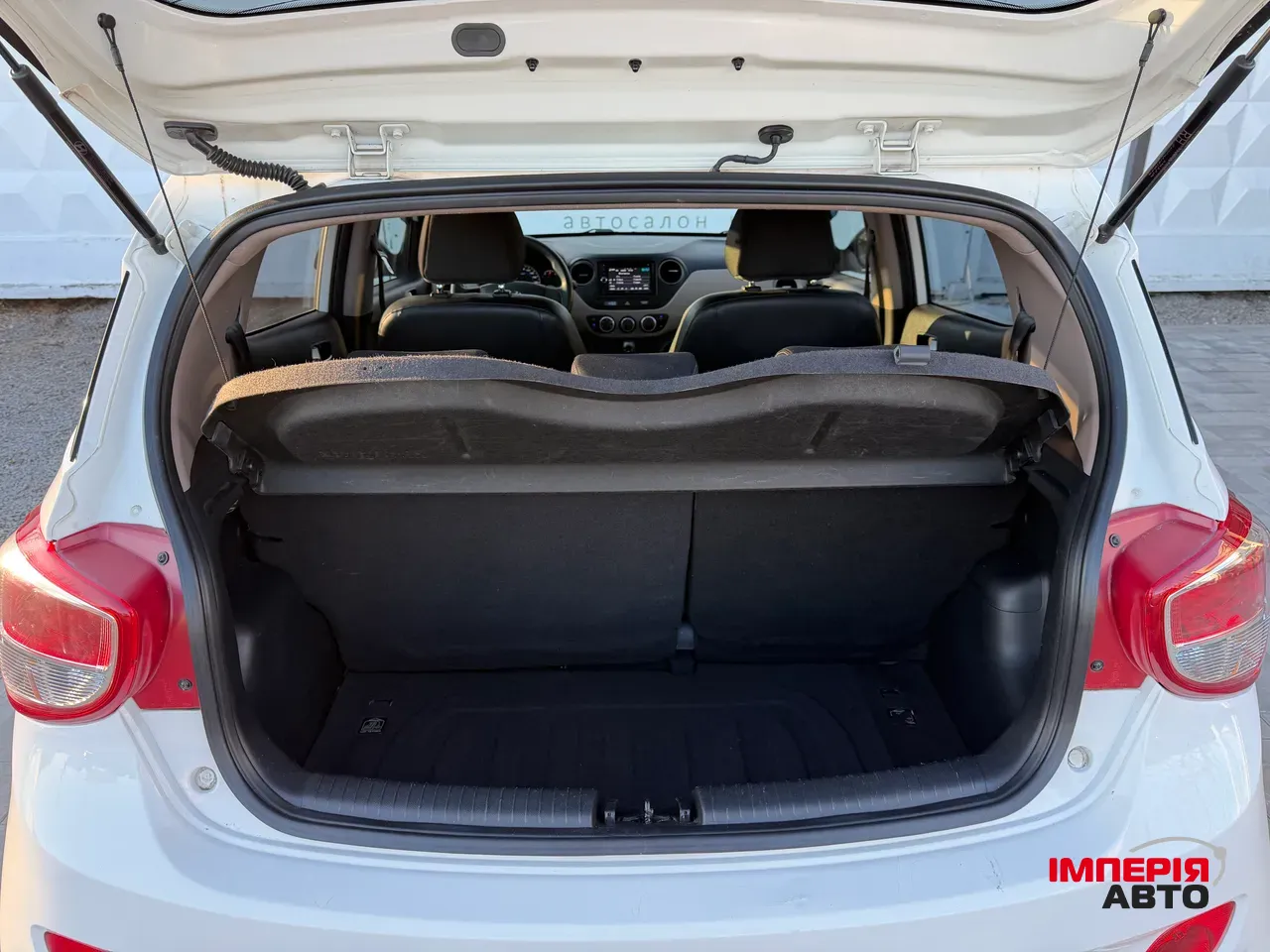Hyundai i10 - фото 10