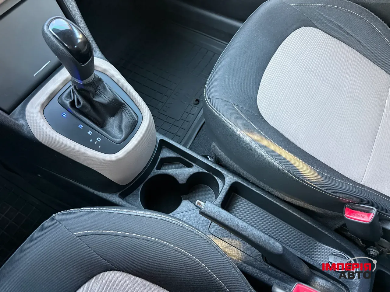 Hyundai i10 - фото 26