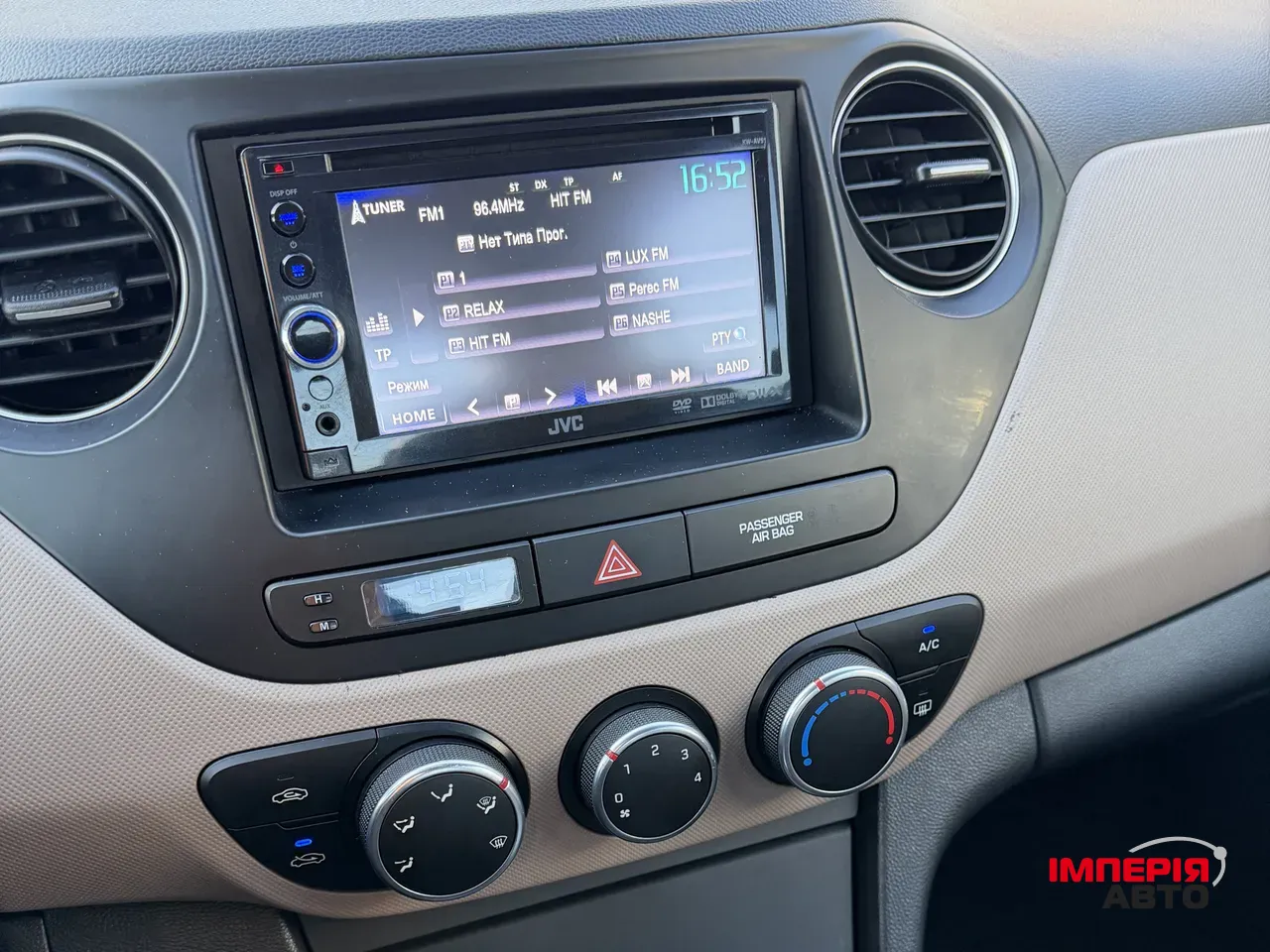 Hyundai i10 - фото 23