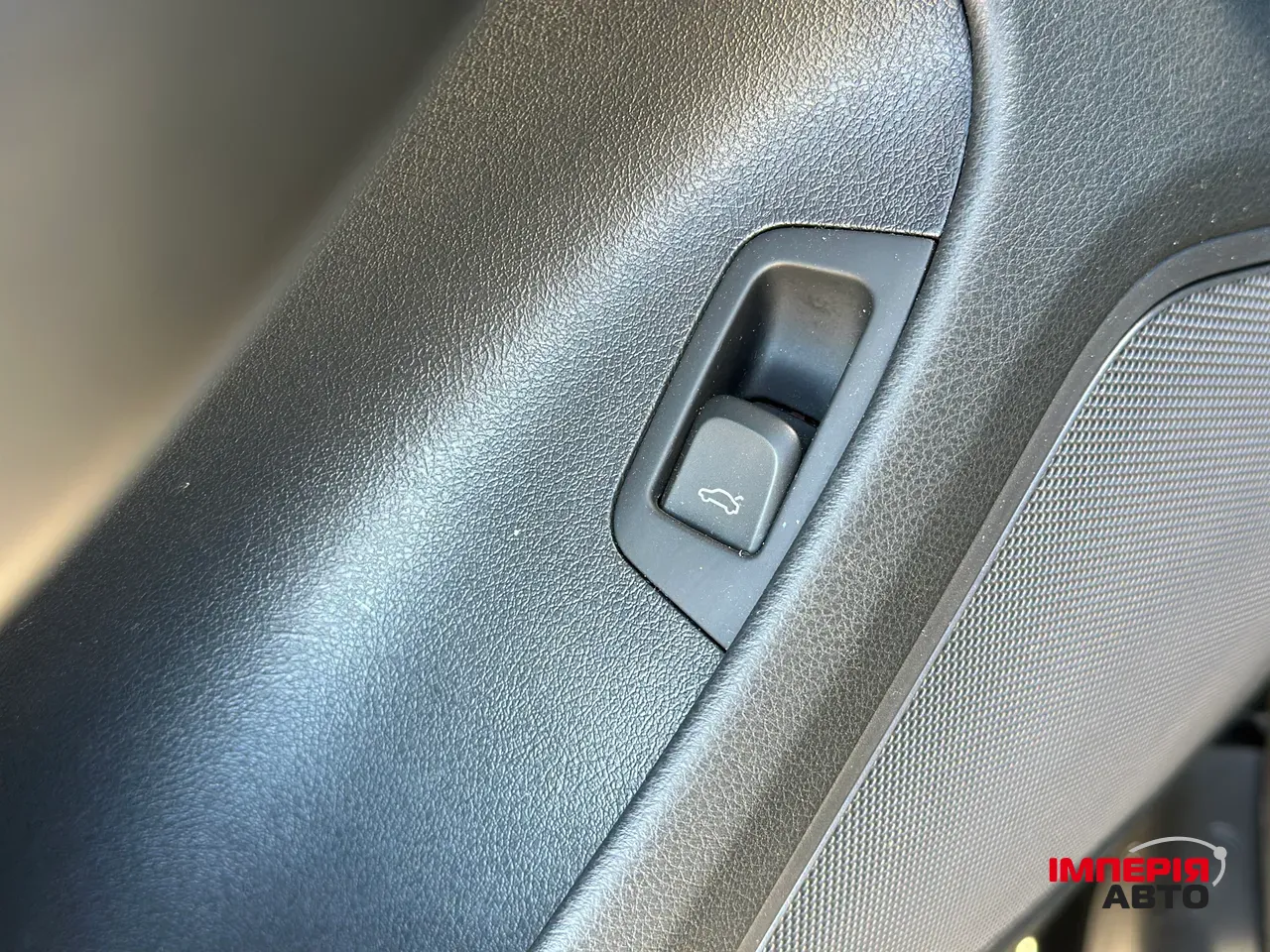 Audi Q3 - фото 16