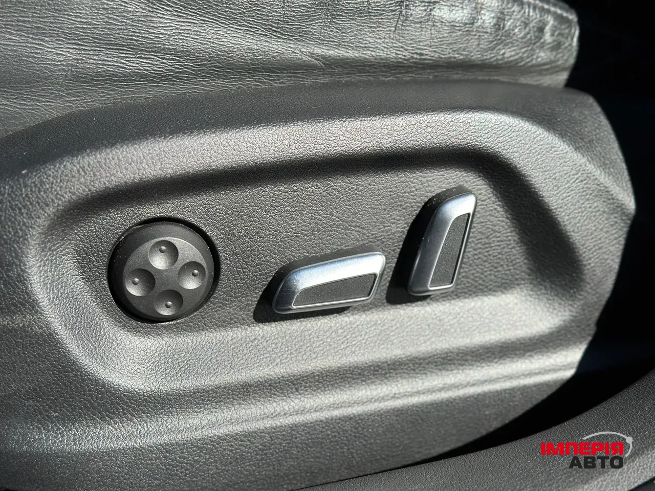 Audi Q3 - фото 18