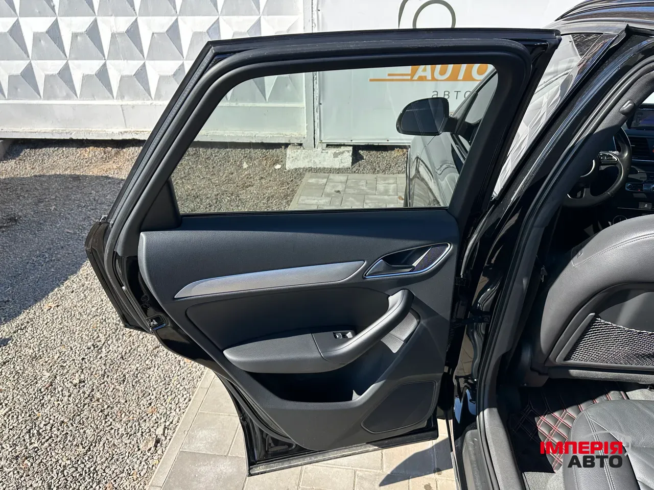 Audi Q3 - фото 32