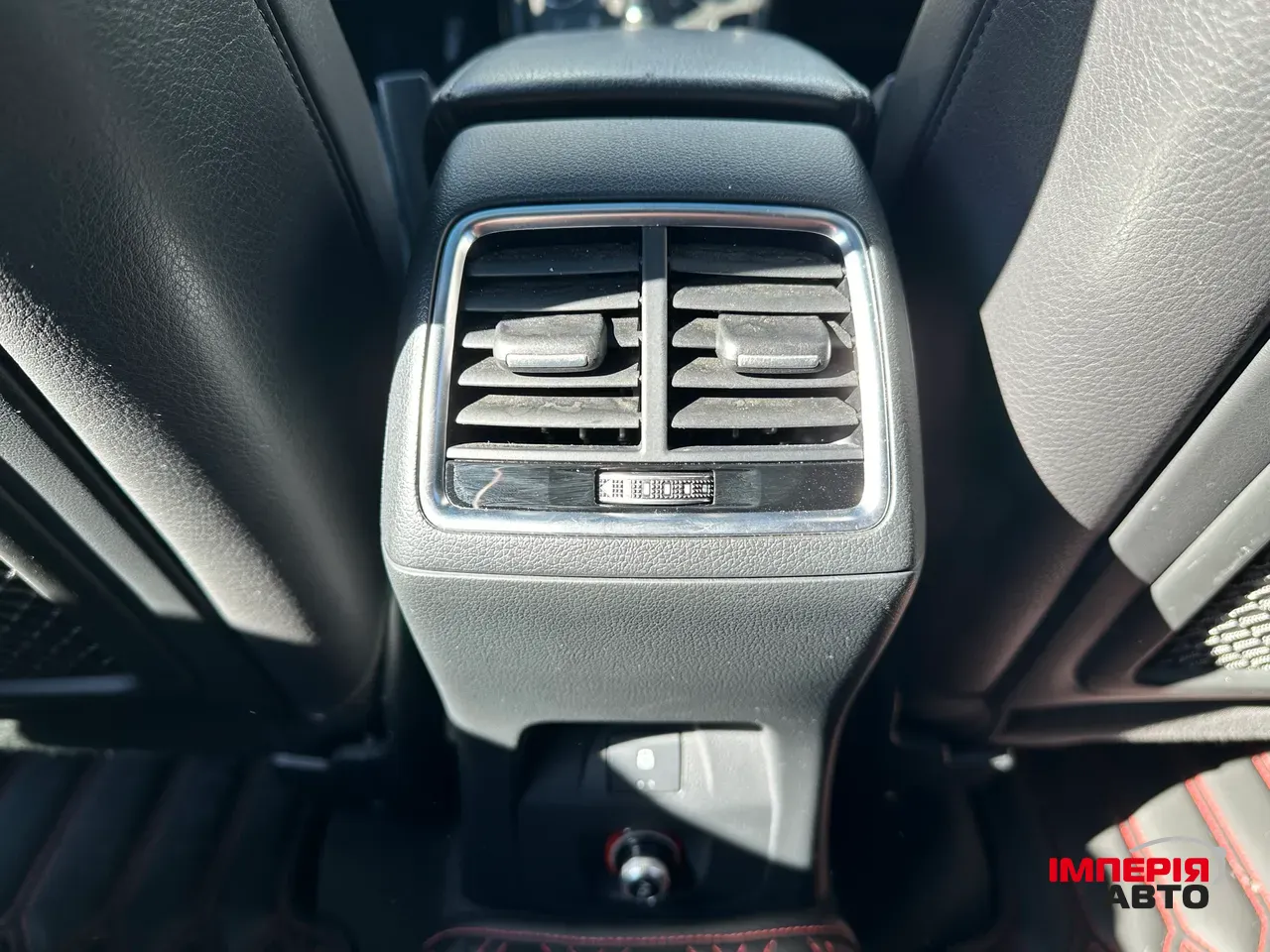 Audi Q3 - фото 35