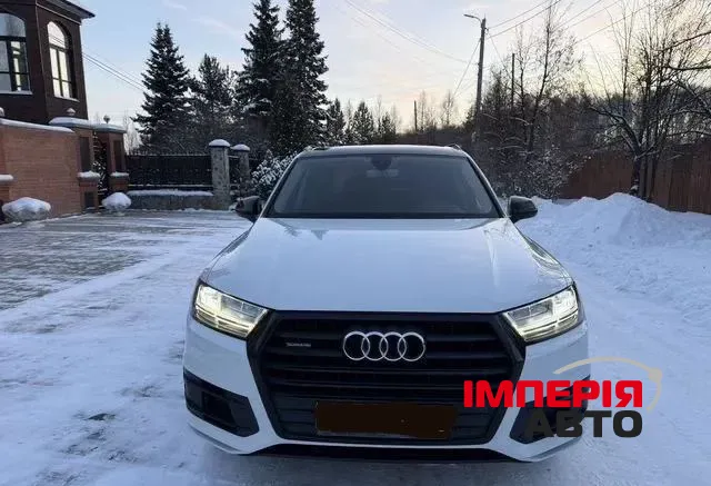 Audi Q7 - фото 14