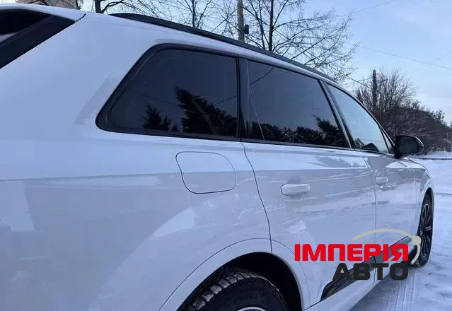 Audi Q7 - фото 12