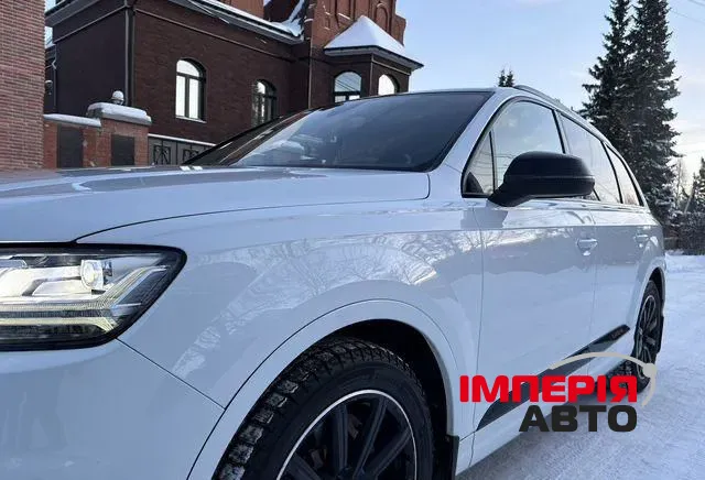 Audi Q7 - фото 8