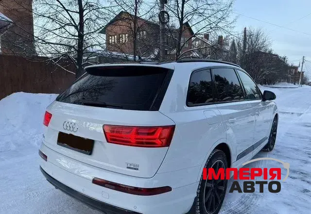 Audi Q7 - фото 7