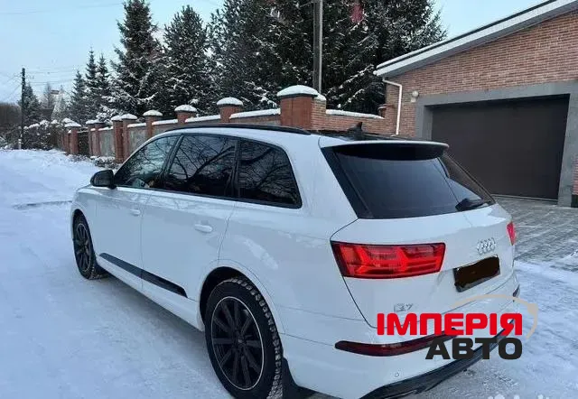 Audi Q7 - фото 2