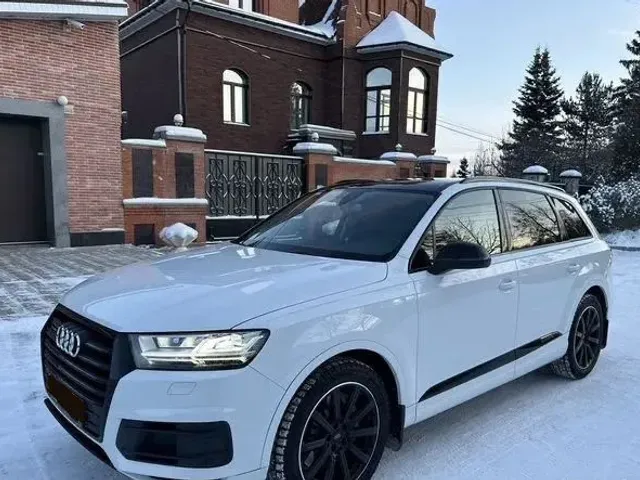 Audi Q7 - фото 1