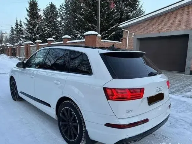Audi Q7 - фото 2
