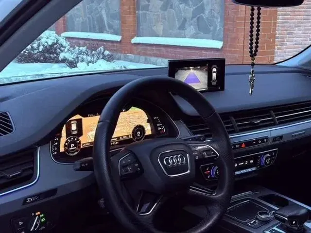 Audi Q7 - фото 3