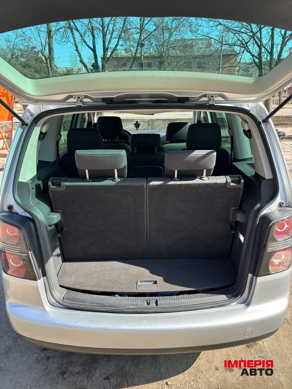 Volkswagen Touran - фото 8