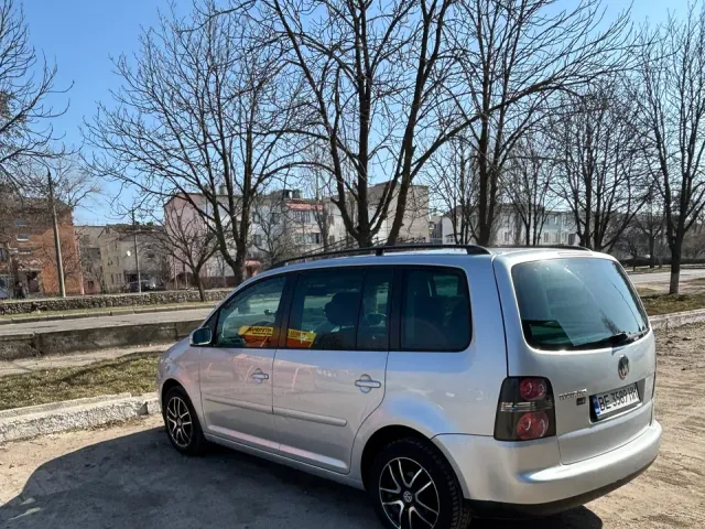 Volkswagen Touran - фото 3