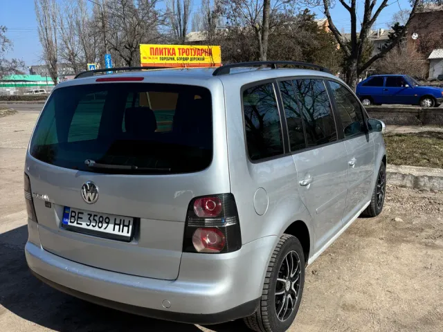 Volkswagen Touran - фото 5
