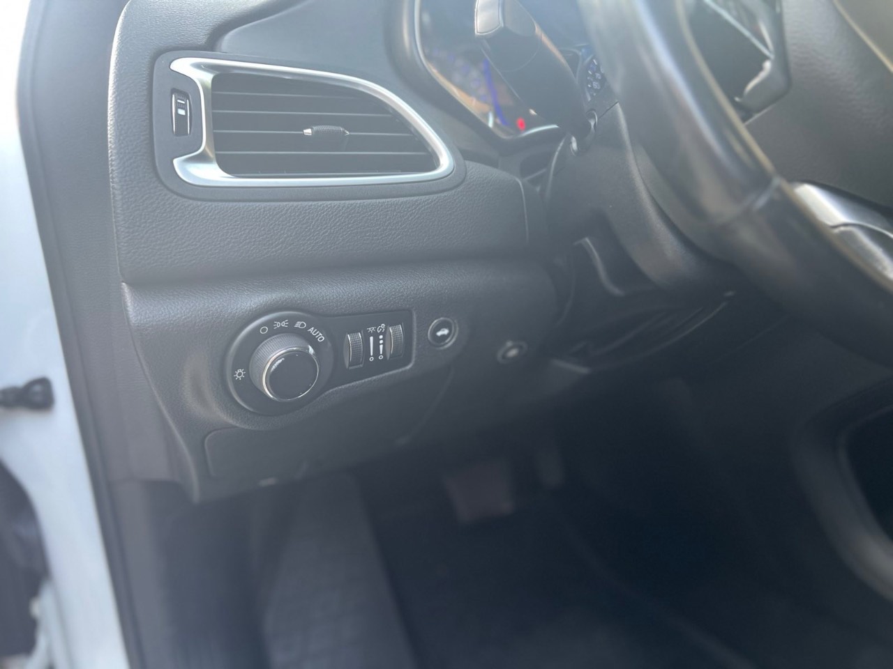 Chrysler 200 - фото 25