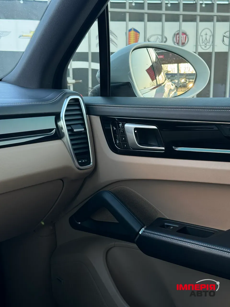 Porsche Cayenne - фото 13