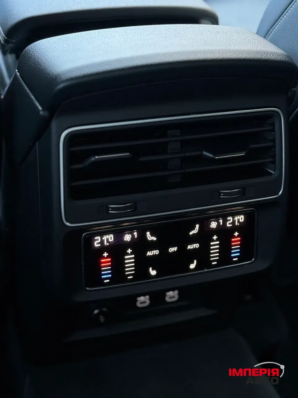 Audi Q8 - фото 10