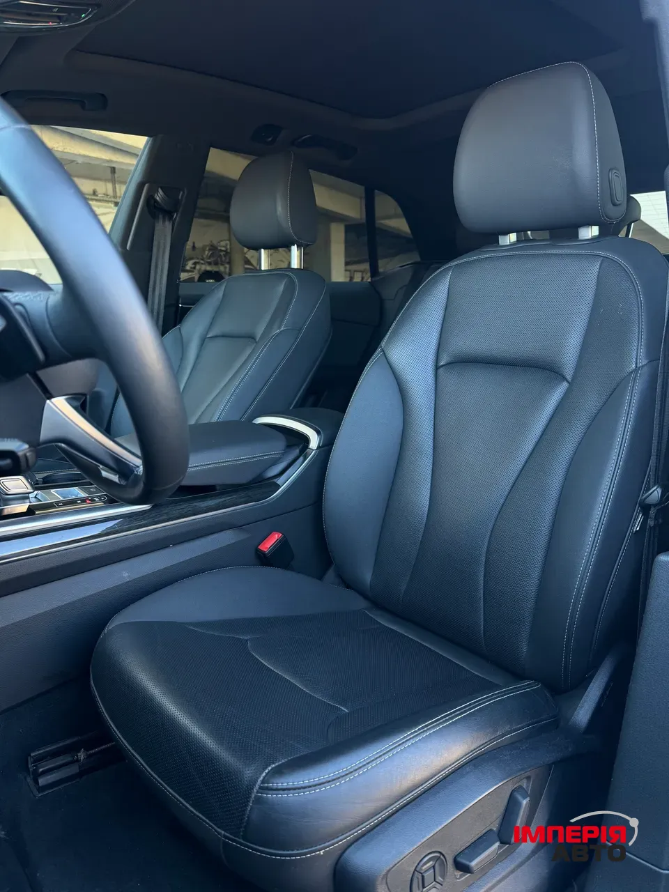 Audi Q8 - фото 15