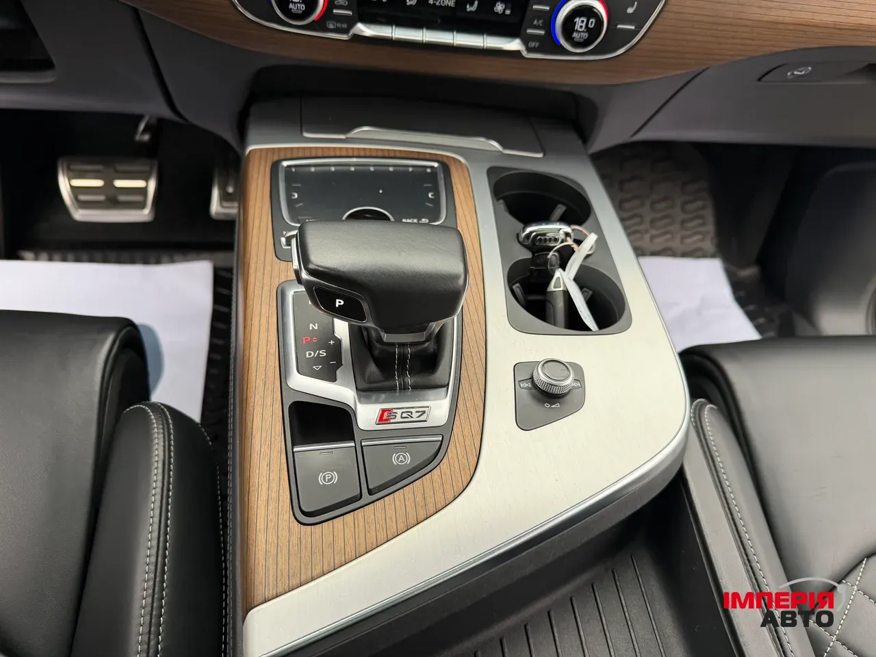 Audi SQ7 - фото 28