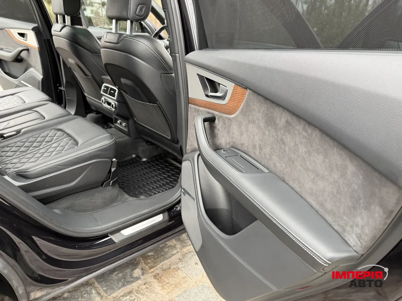 Audi SQ7 - фото 17