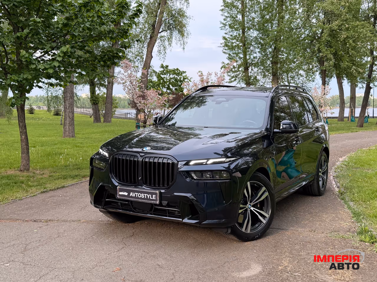 BMW X7 - фото 1
