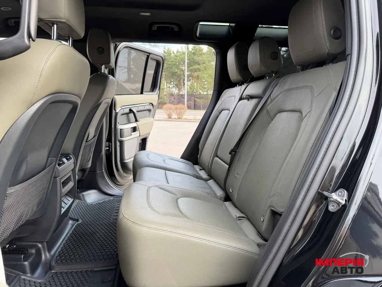 Land Rover Defender - фото 14