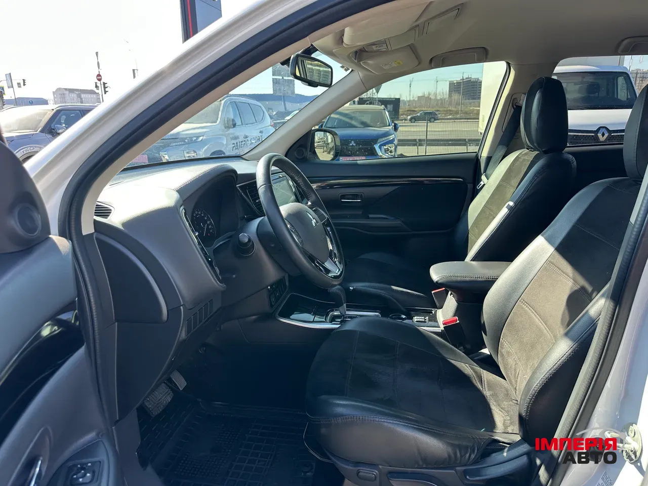 Mitsubishi Outlander - фото 11