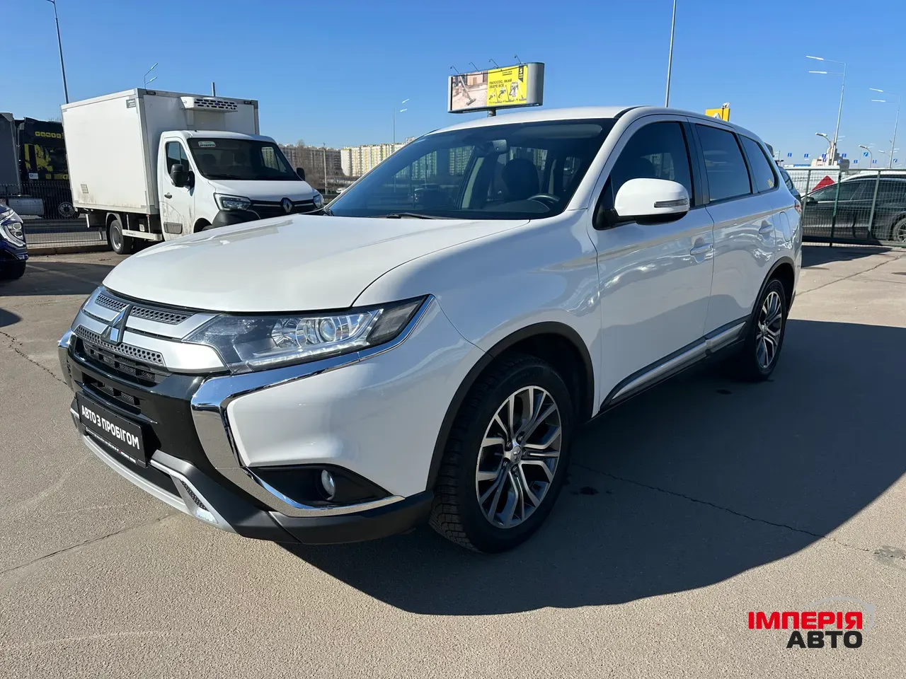 Mitsubishi Outlander - фото 3