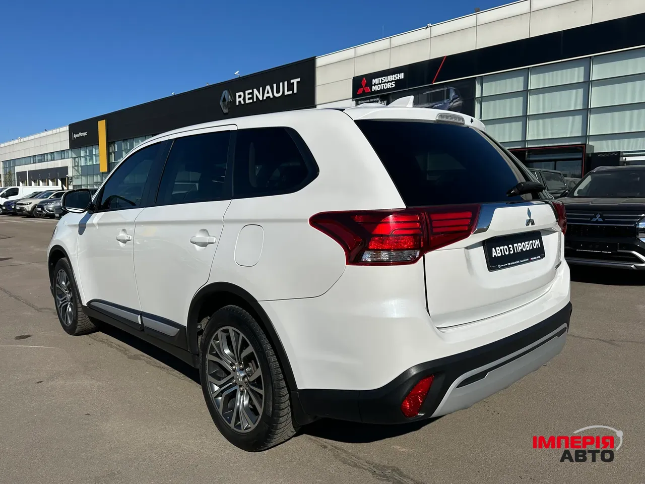 Mitsubishi Outlander - фото 5