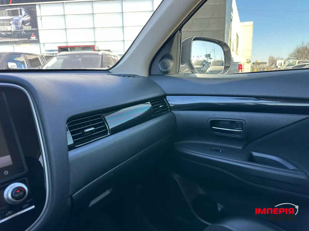 Mitsubishi Outlander - фото 17