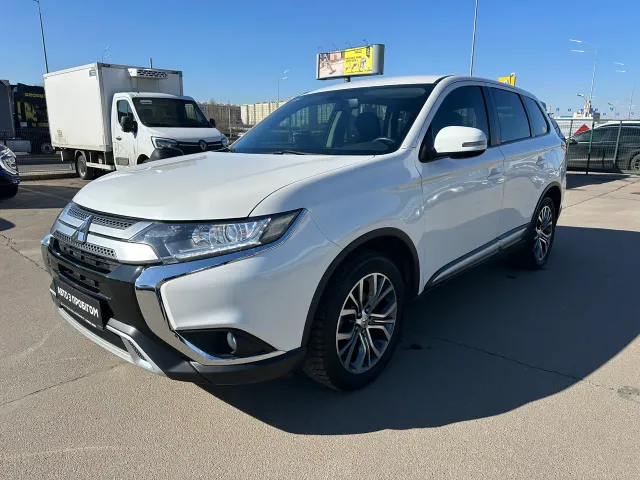 Mitsubishi Outlander - фото 3