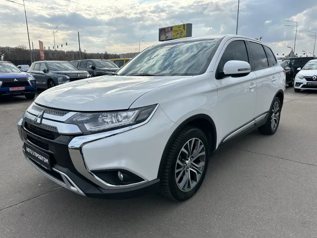 Mitsubishi Outlander - фото 3