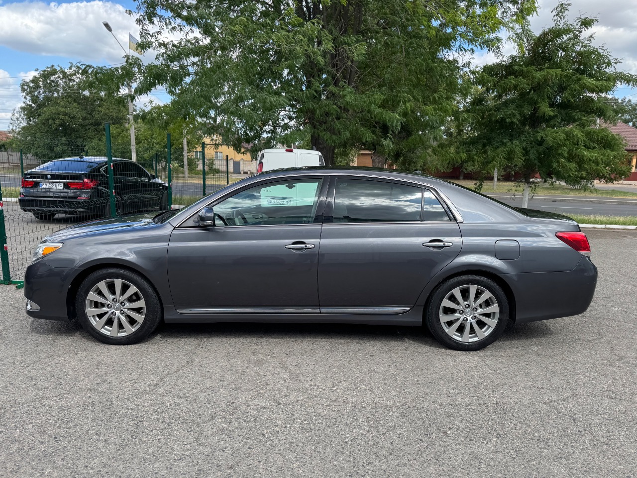 Toyota Avalon - фото 2