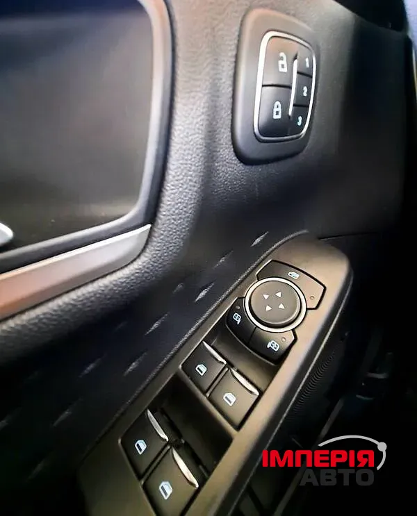 Ford Escape - фото 14