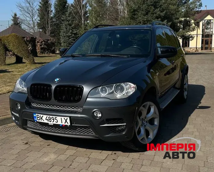 BMW X5 - фото 1