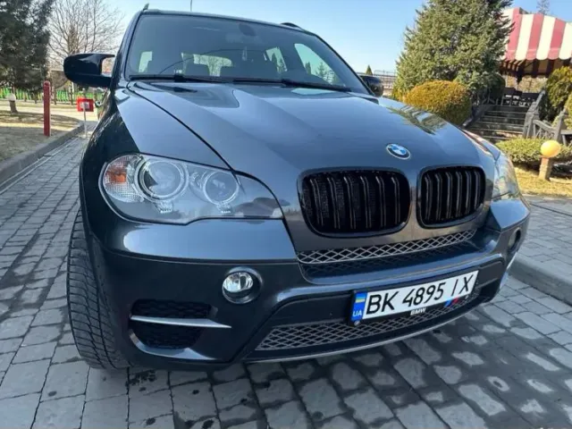 BMW X5 - фото 2
