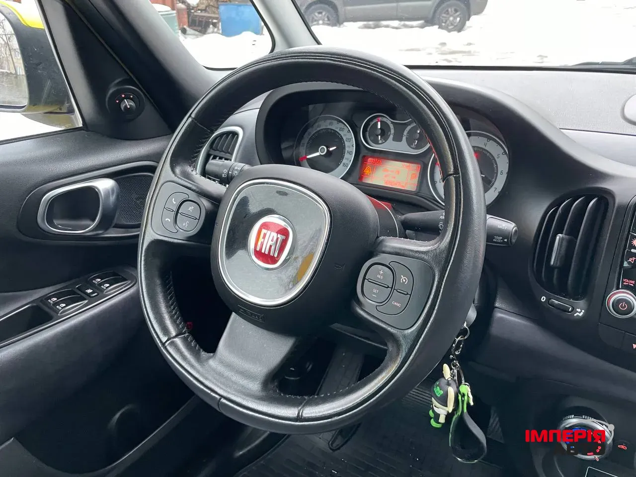 Fiat 500L - фото 9