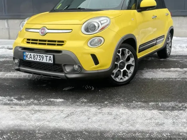 Fiat 500L - фото 1