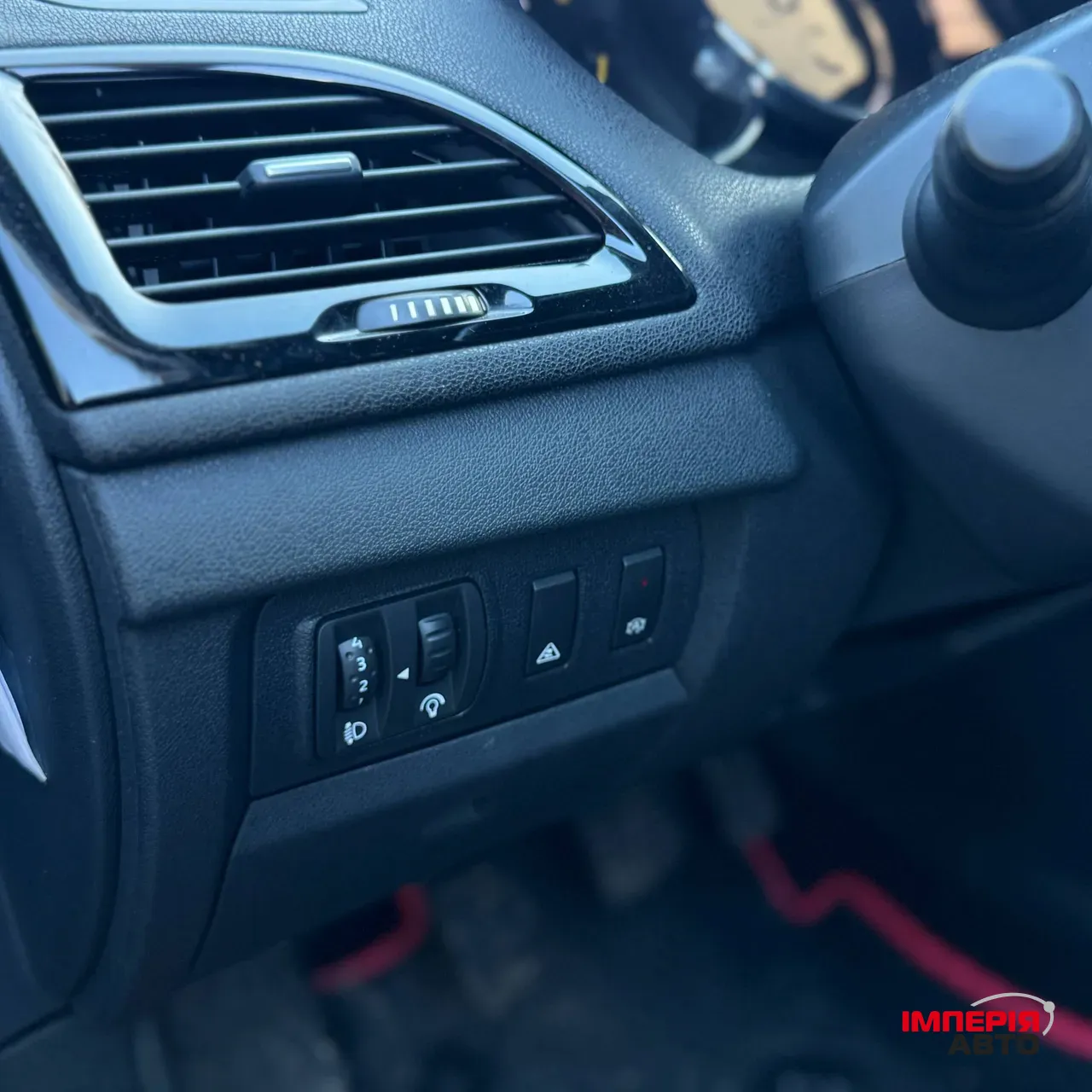 Renault Megane - фото 26