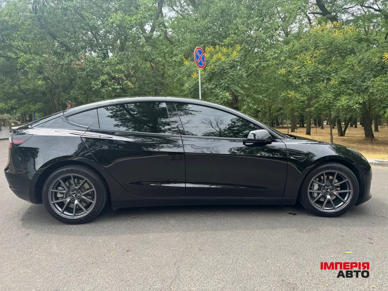 Tesla Model 3 - фото 4