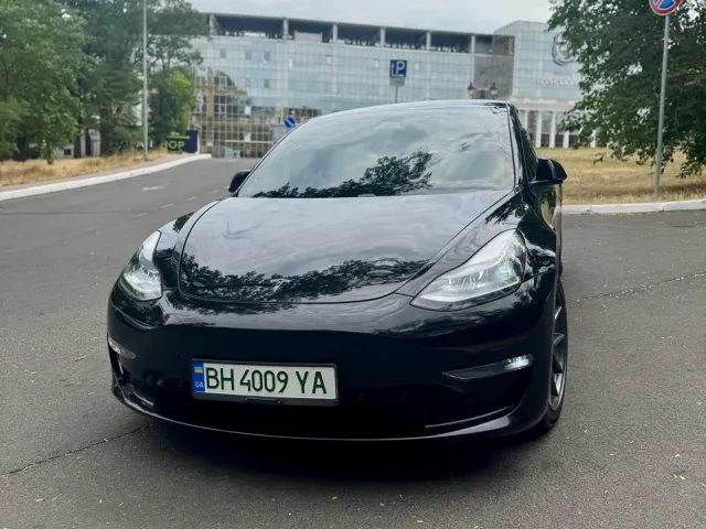 Tesla Model 3 - фото 2