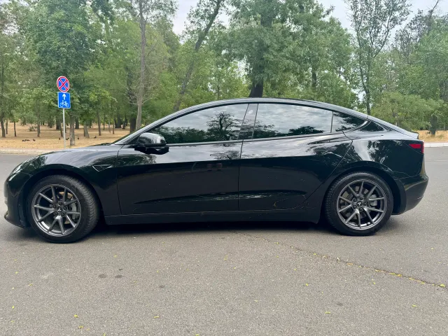 Tesla Model 3 - фото 5
