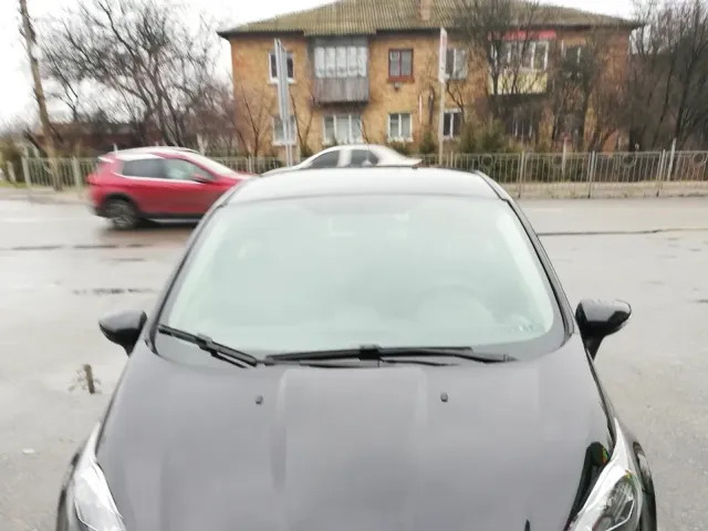 Ford Fiesta - фото 1