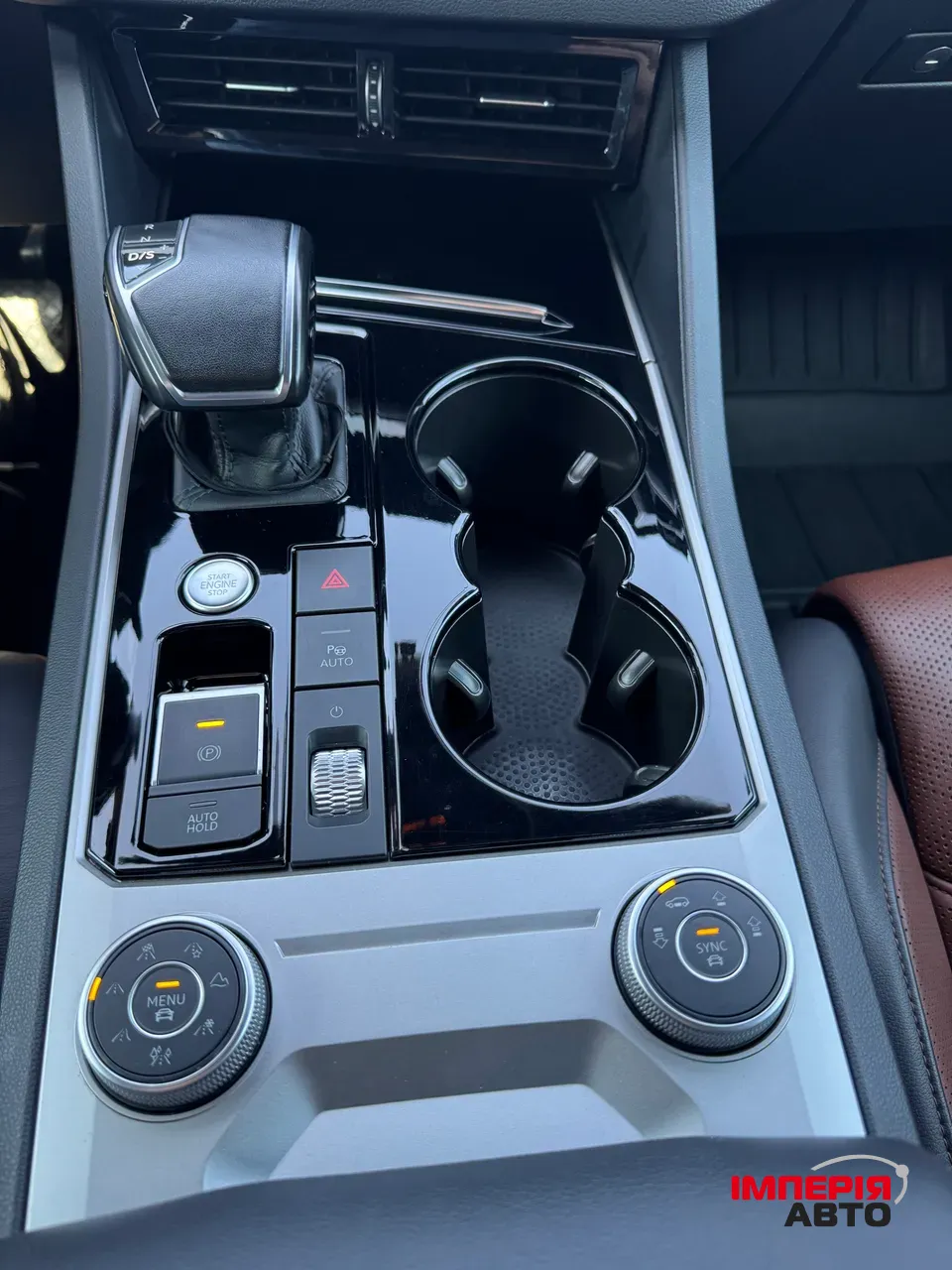 Volkswagen Touareg - фото 18